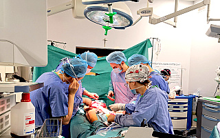 Skomplikowana operacja w Olsztynie. Mały pacjent ma szansę na powrót do normalności